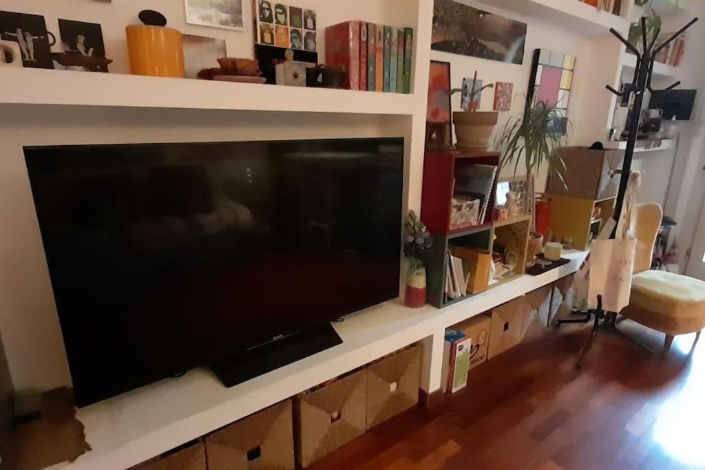 Appartamento Bilocale - Milano Zona Isola Bagian luar foto