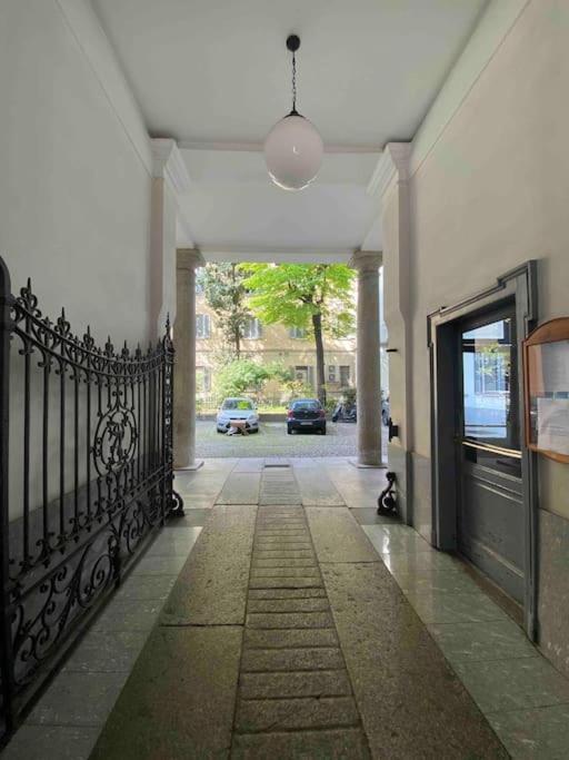 Appartamento Bilocale - Milano Zona Isola Bagian luar foto